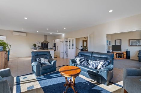 Photo of property in 41 Highcrest Heights, Westmorland, Christchurch, 8025