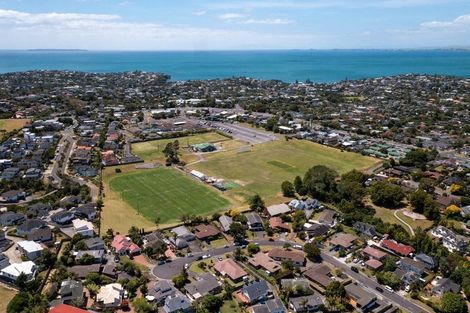 Photo of property in 20 Ronald Macken Place, Windsor Park, Auckland, 0632