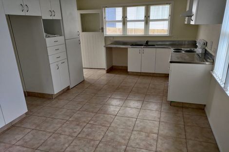 Photo of property in 77 Reeves Road, Pakuranga, Auckland, 2010