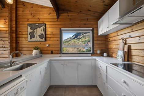 Photo of property in 16 Williams Street, Sunshine Bay, Queenstown, 9300