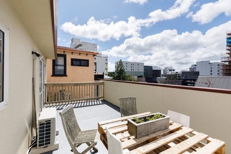 Photo of property in 4b Macdonald Crescent, Te Aro, Wellington, 6011