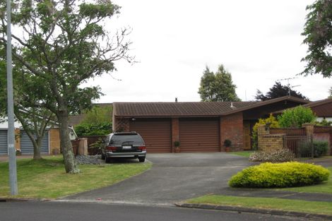 Photo of property in 12 Donegan Place, Conifer Grove, Takanini, 2112