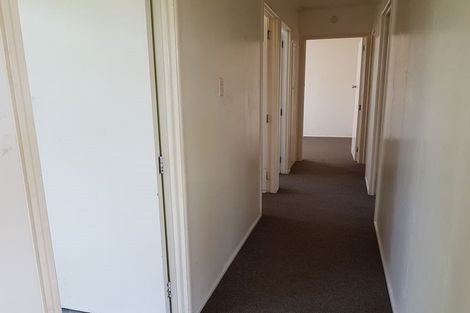 Photo of property in 17 Trinidad Road, Sunnynook, Auckland, 0620