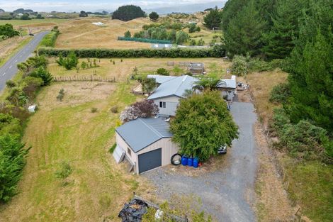 Photo of property in 577 Waikawa Beach Road, Waikawa Beach, Levin, 5573