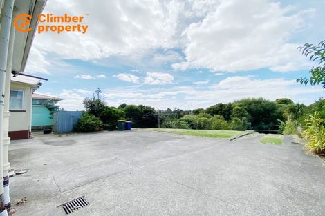 Photo of property in 8 Hugh Brown Drive, New Lynn, Auckland, 0600