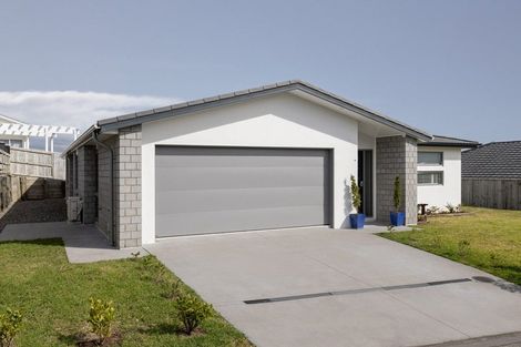 Photo of property in 12 Ridge Drive, Omokoroa, 3114