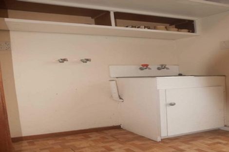 Photo of property in 1/42 Fruitvale Road, New Lynn, Auckland, 0600