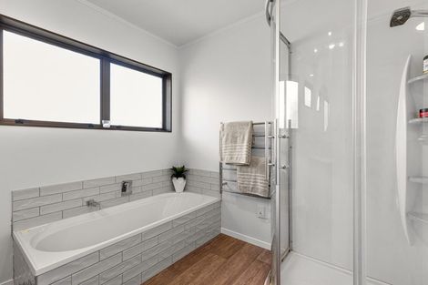 Photo of property in 13 Galway Place, Te Puke, 3119