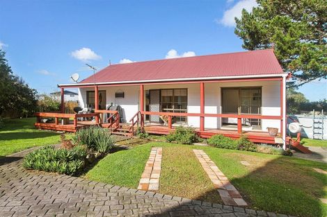 Photo of property in 9 Hosking Place, Clarks Beach, 2122