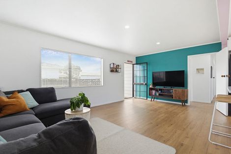 Photo of property in 13 Elisa Lane, Ranui, Auckland, 0612