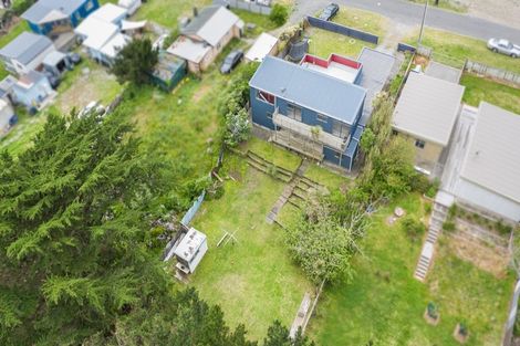 Photo of property in 32 Himatangi Street, Himatangi Beach, Foxton, 4891