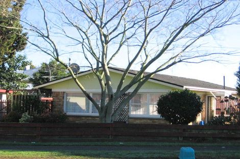 Photo of property in 2/40 Clevedon Road, Papakura, 2110