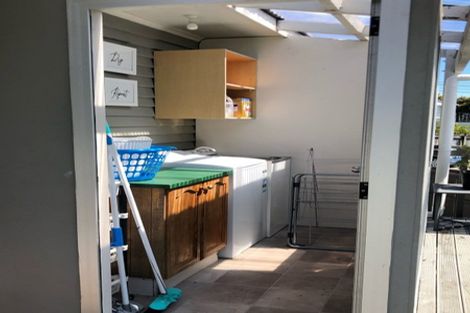 Photo of property in 5 Duncan Avenue, Te Atatu South, Auckland, 0610