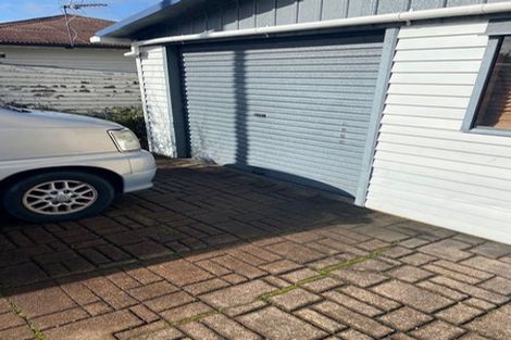 Photo of property in 1072 Great North Road, Point Chevalier, Auckland, 1022