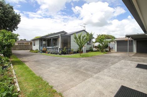 Photo of property in 14 Litchfield Place, Clarks Beach, 2122