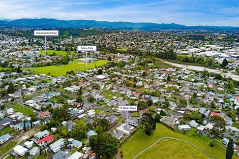 Photo of property in 21 Martin Place, Kelston, Auckland, 0602