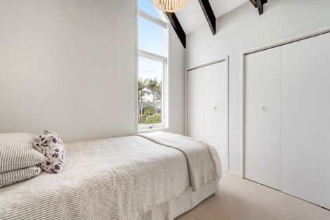 Photo of property in 3/23 Eastern Beach Road, Eastern Beach, Auckland, 2012