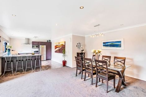 Photo of property in 51 Sapperton Drive, Henderson, Auckland, 0612