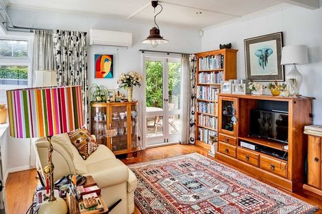 Photo of property in 57 Marine Parade, Eastbourne, Lower Hutt, 5013