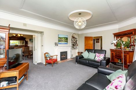 Photo of property in 100 Gover Street, New Plymouth, 4310