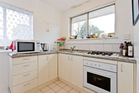 Photo of property in 4/117 Bolton Street, Blockhouse Bay, Auckland, 0600