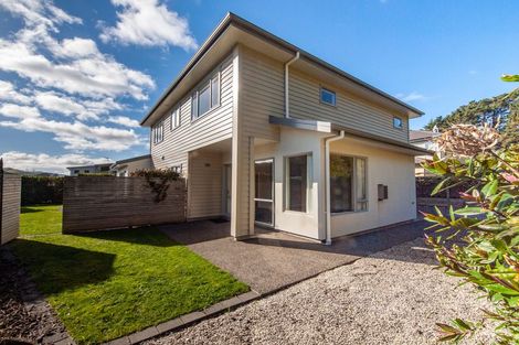 Photo of property in 8 Sedgley Grove, Churton Park, Wellington, 6037