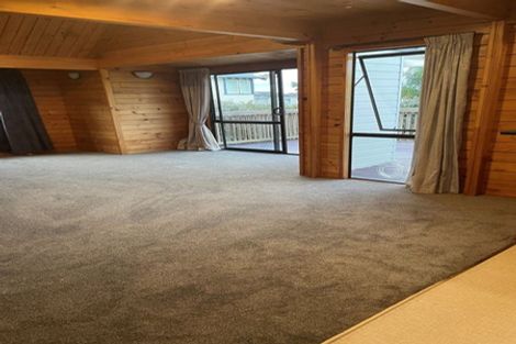 Photo of property in 2 Twin Wharf Road, Herald Island, Auckland, 0618