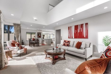 Photo of property in 19 Horotutu Road, Greenlane, Auckland, 1061