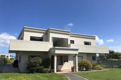 Photo of property in 39 Arahiwi Grove, Tirohanga, Lower Hutt, 5010