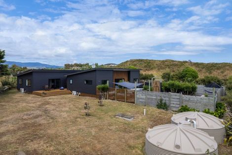 Photo of property in 7 Strathnaver Drive, Waikawa Beach, Manakau, 5573