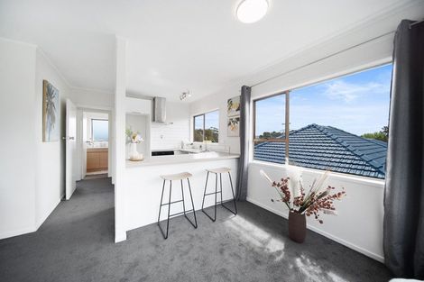 Photo of property in 1/10 Sunnyside Road, Sunnyvale, Auckland, 0612