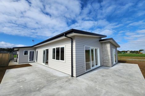 Photo of property in 3 Pahiki Crescent, Levin, 5510