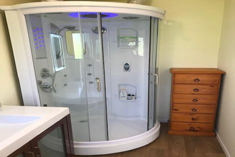 Photo of property in 642 Matapouri Road, Matapouri, Whangarei, 0173