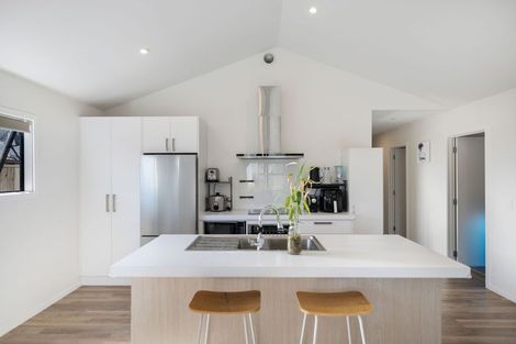 Photo of property in 13 Leicester Street, Jacks Point, 9371