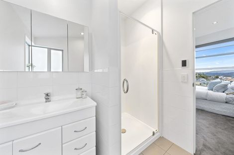 Photo of property in 18 Meadowbank Drive, Belmont, Lower Hutt, 5010