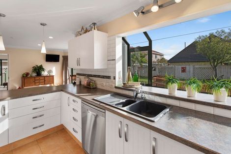 Photo of property in 27 Kilkenny Place, Fitzherbert, Palmerston North, 4410