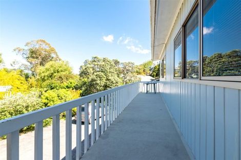 Photo of property in 9 Rosecamp Road, Beach Haven, Auckland, 0626