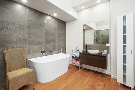 Photo of property in 3 Sale Street, Cockle Bay, Auckland, 2014