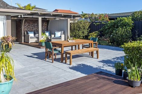 Photo of property in 16 Paykel Avenue, Farm Cove, Auckland, 2012