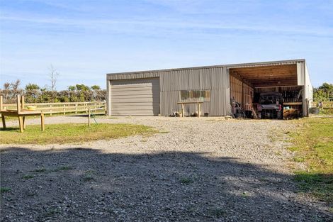 Photo of property in 1343 Devon Road, Brixton, Waitara, 4382