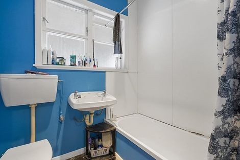 Photo of property in 182 Beach Haven Road, Beach Haven, Auckland, 0626