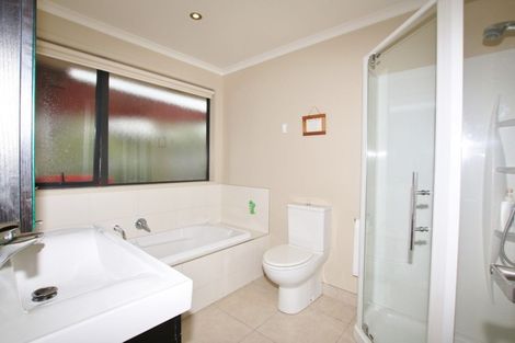 Photo of property in 3 Ohau Court, Fairview Heights, Auckland, 0632