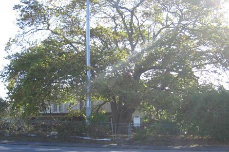 Photo of property in 4204 Great North Road, Glendene, Auckland, 0602