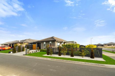 Photo of property in 2 Arabella Crescent, Yaldhurst, Christchurch, 8042