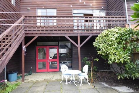 Photo of property in 2/80 Hobson Street, Thorndon, Wellington, 6011