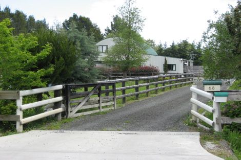 Photo of property in 68 Boord Crescent, Kumeu, 0891