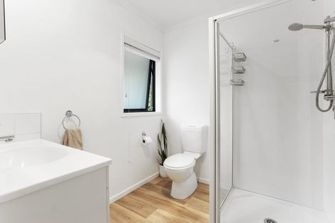 Photo of property in 228 Mountain Road, Henderson Valley, Auckland, 0612