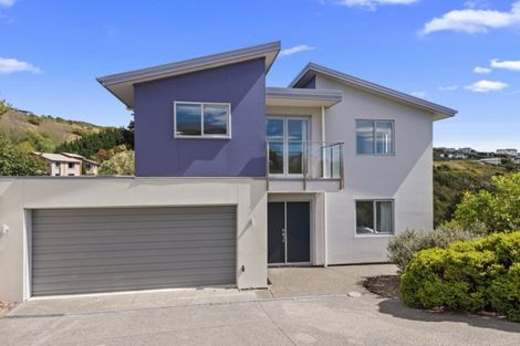 Photo of property in 17 Mandalay Lane, Redcliffs, Christchurch, 8081