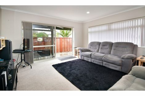 Photo of property in 10 Centreway Road, Orewa, 0931
