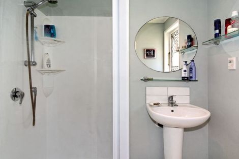 Photo of property in 48 Minnehaha Avenue, Titirangi, Auckland, 0604